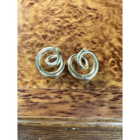 SOLD! Unique 14k yellow gold twist hoop earrings - Picture 1 of 8